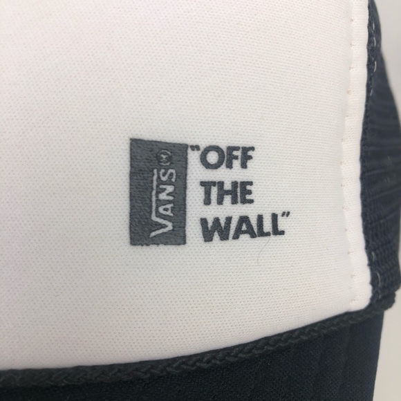 Vans Off The Wall Black & White Trucker Style Snap Back Baseball Cap - Picture 3 of 16